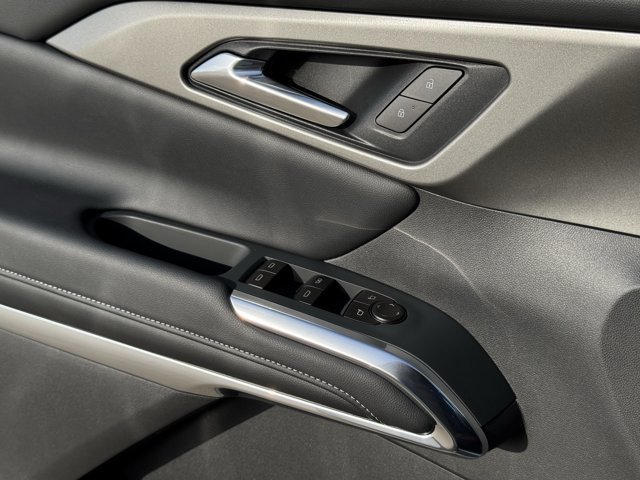 2027 Chevrolet Traverse LT - Photo 19