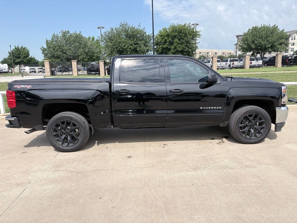Used 2017 Chevrolet Silverado 1500 LT Truck Crew Cab