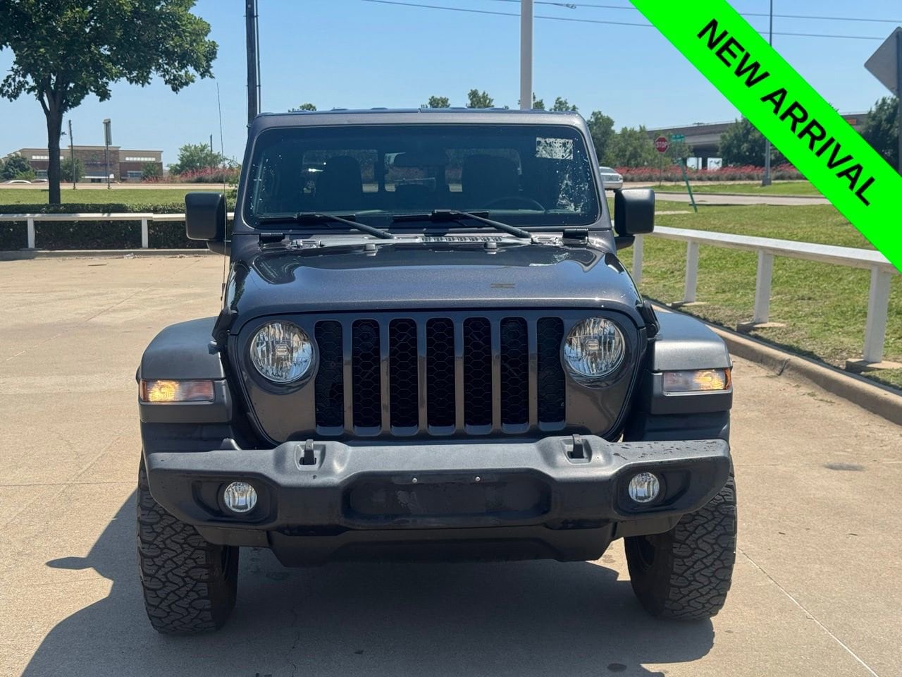 2022 Jeep Gladiator Sport's photo