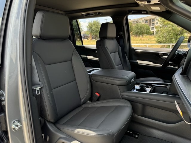 2026 Chevrolet Suburban LT - Photo 25