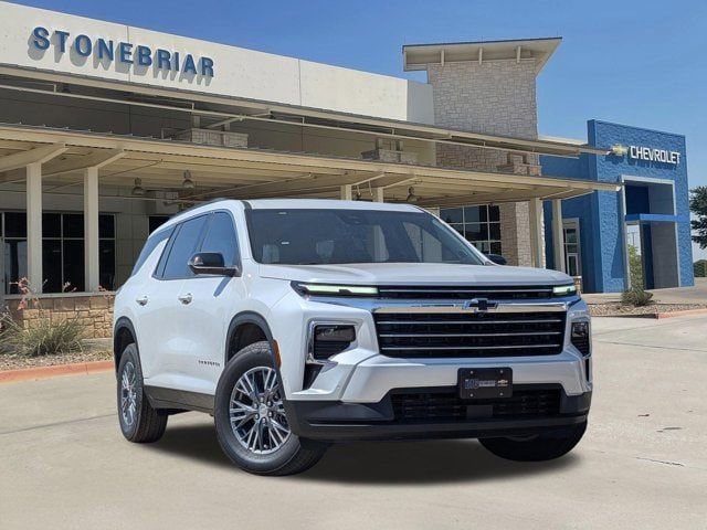 2025 Chevrolet Traverse LT - Photo 2