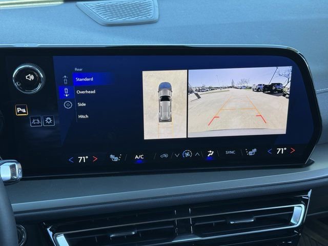 2025 Chevrolet Traverse LT - Photo 14