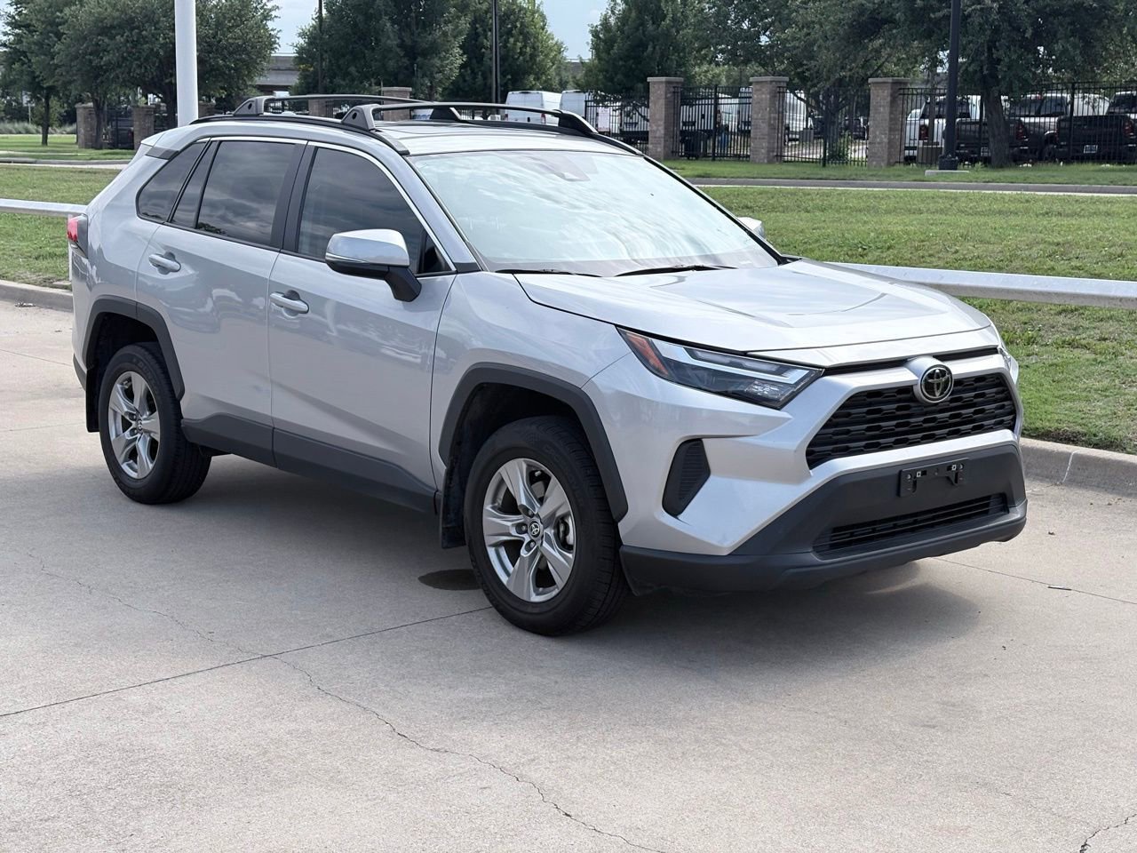 2024 Toyota RAV4 XLE FWD's photo