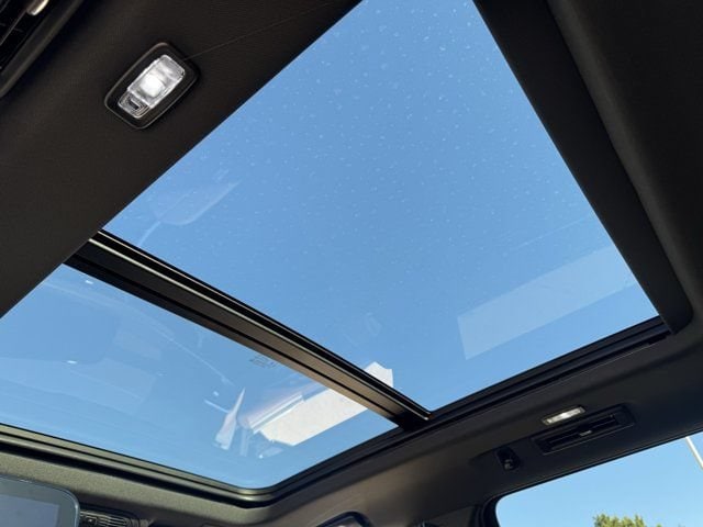 2026 Chevrolet Suburban High Country - Photo 27