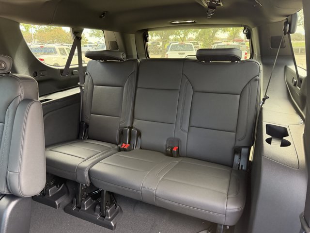 2027 Chevrolet Suburban Z71 - Photo 27