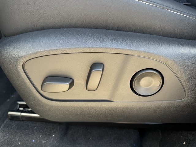 2027 Chevrolet Traverse LT - Photo 21