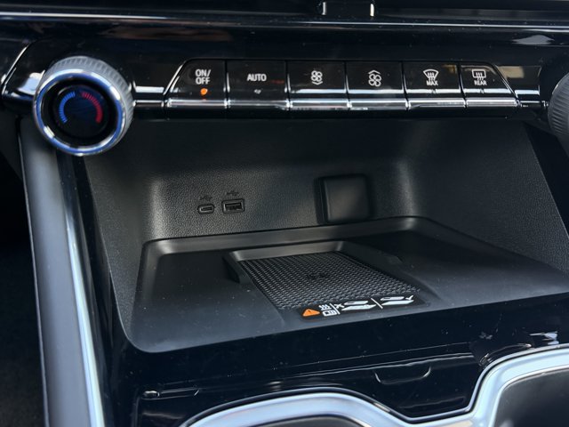 2027 Chevrolet Traverse RS - Photo 19
