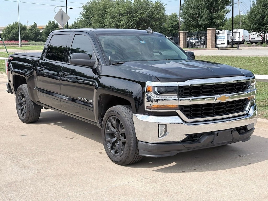 Used 2017 Chevrolet Silverado 1500 LT Truck Crew Cab