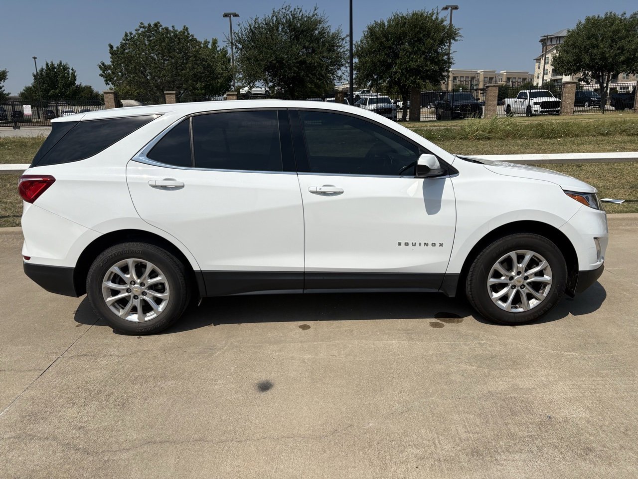 2020 Chevrolet Equinox LT photo 3
