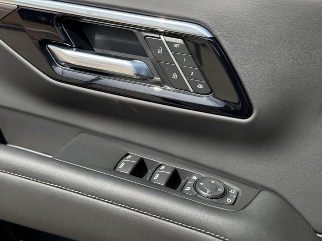 2026 Chevrolet Suburban LT - Photo 19