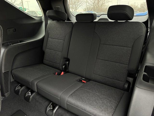 2025 Chevrolet Traverse LT - Photo 24