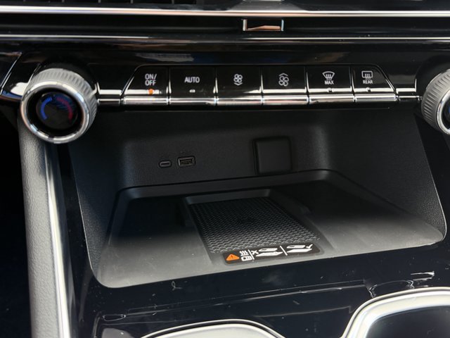 2027 Chevrolet Traverse LT - Photo 19