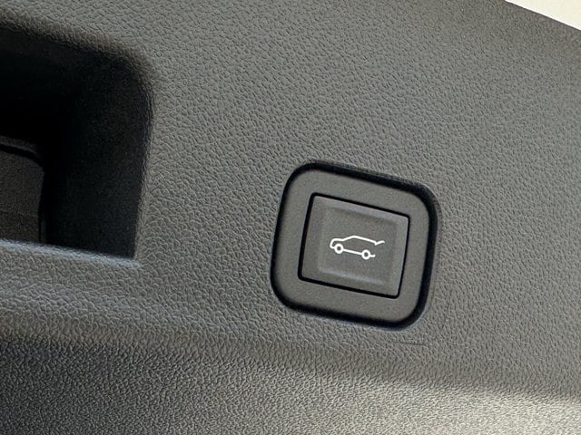 2027 Chevrolet Traverse LT - Photo 26