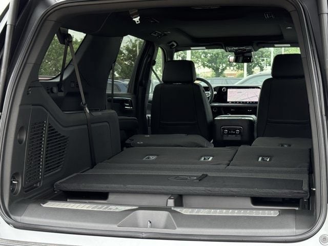 2026 Chevrolet Suburban RST - Photo 27