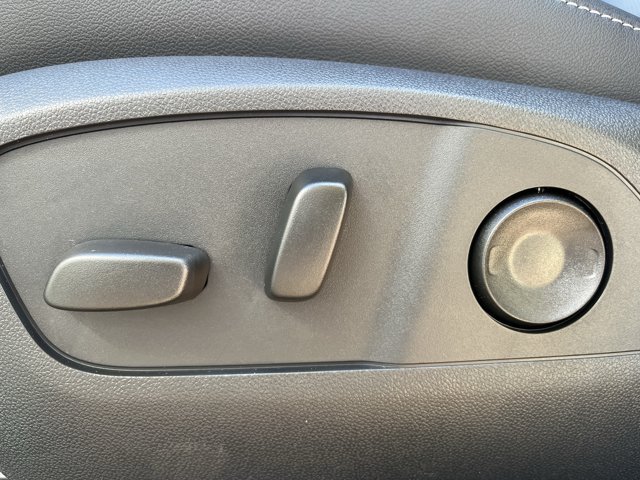 2027 Chevrolet Traverse LT - Photo 23