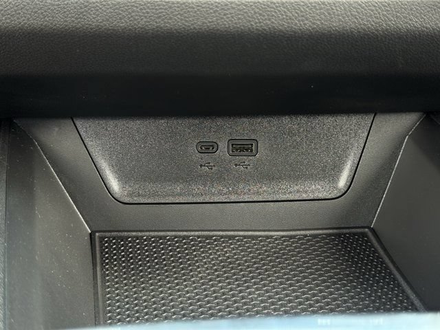 2027 Chevrolet Equinox LT - Photo 16