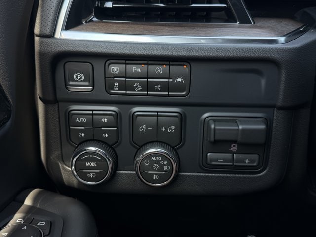 2026 Chevrolet Suburban High Country - Photo 21