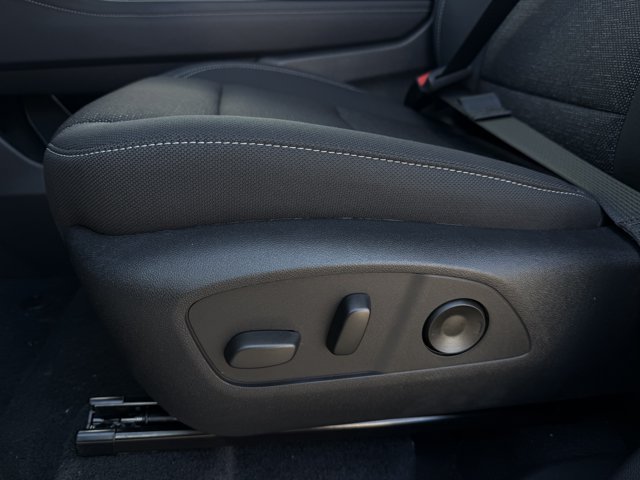 2027 Chevrolet Traverse LT - Photo 24