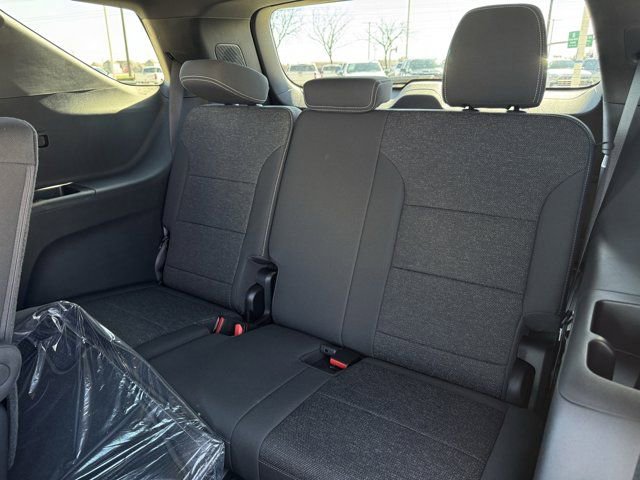 2025 Chevrolet Traverse LT - Photo 24