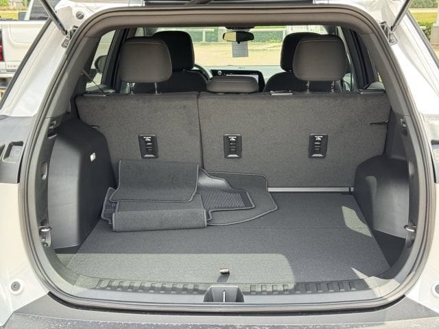 2027 Chevrolet Equinox LT - Photo 26