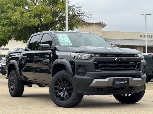 2026 Chevrolet Colorado Trail Boss photo 2