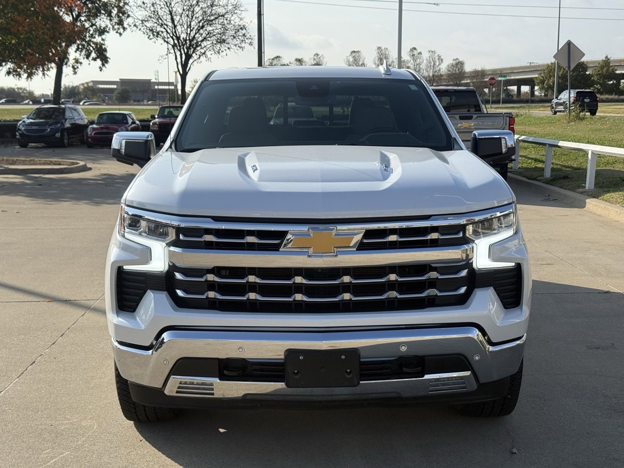 2024 Chevrolet Silverado 1500 LTZ photo 2