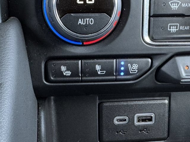 2024 Chevrolet Suburban Premier - Photo 20