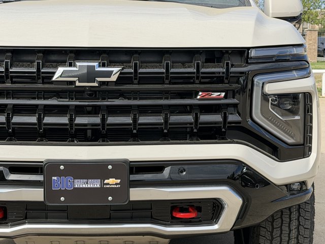 2027 Chevrolet Suburban Z71 - Photo 9
