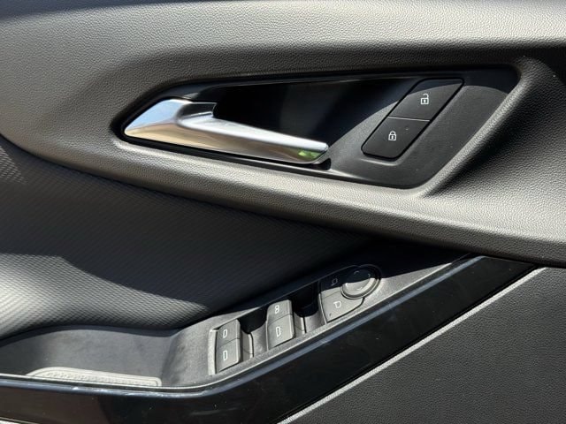 2027 Chevrolet Equinox LT - Photo 21
