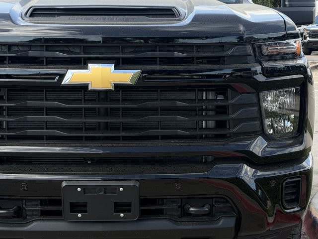 2026 Chevrolet Silverado 2500 HD Custom - Photo 9