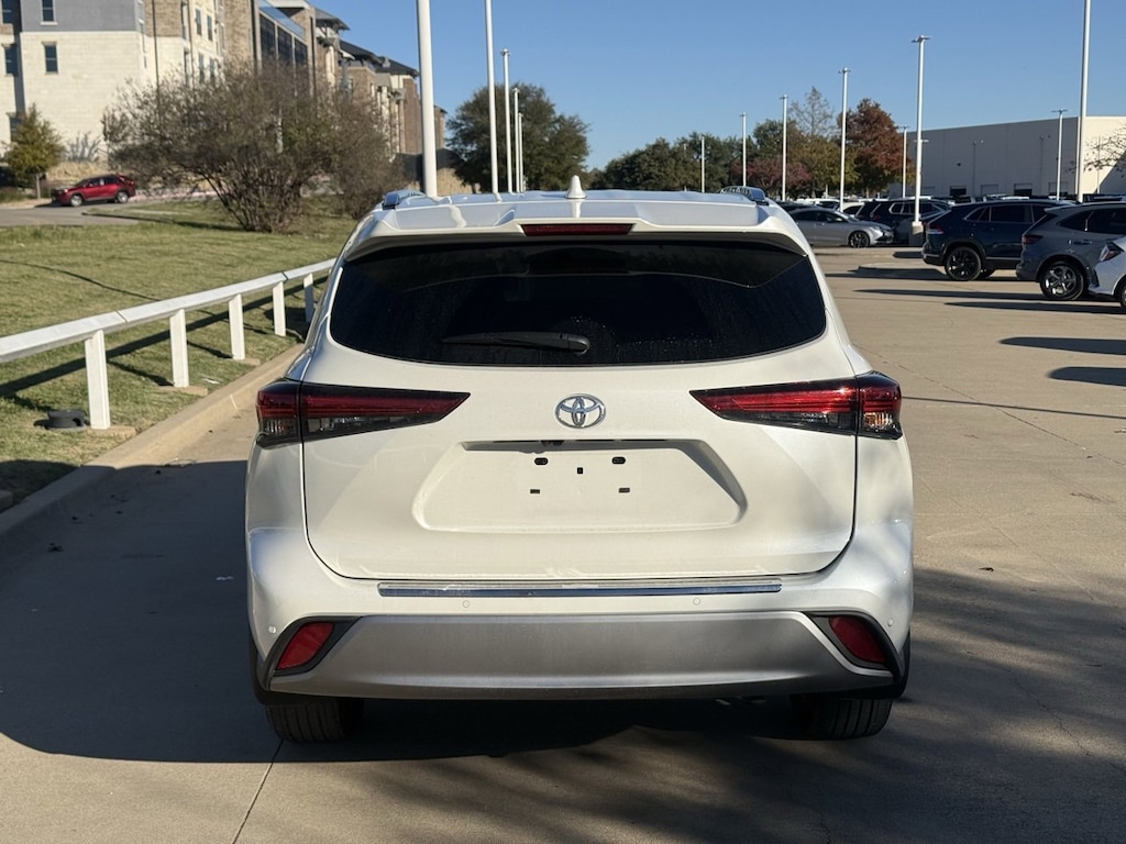 Used 2021 Toyota Highlander Platinum SUV