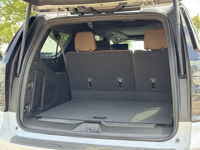 2026 Chevrolet Suburban High Country - Photo 28