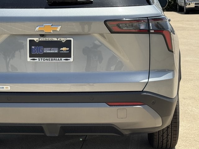 2027 Chevrolet Equinox LT - Photo 7