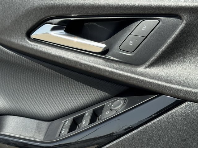 2027 Chevrolet Equinox LT - Photo 21