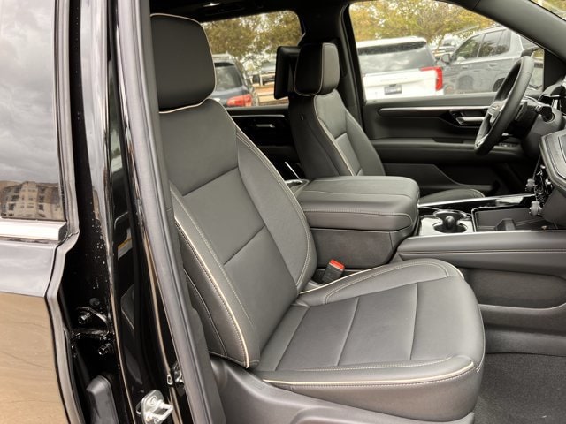2026 Chevrolet Suburban Premier - Photo 24