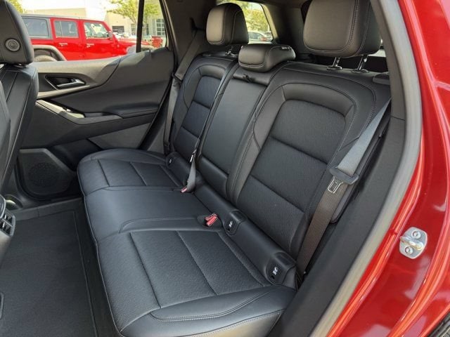 2027 Chevrolet Equinox LT - Photo 23