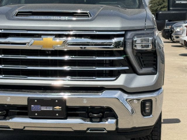2026 Chevrolet Silverado 2500 HD LTZ - Photo 9