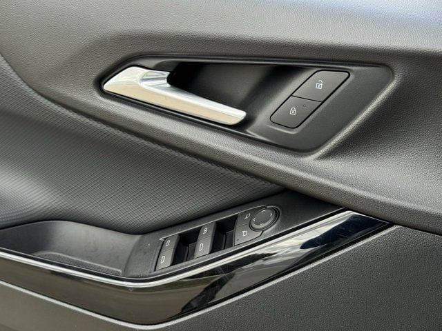 2027 Chevrolet Equinox LT - Photo 21