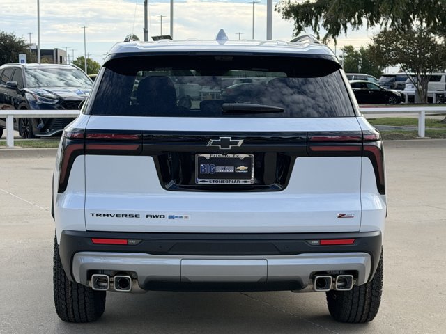 2027 Chevrolet Traverse Z71 - Photo 5