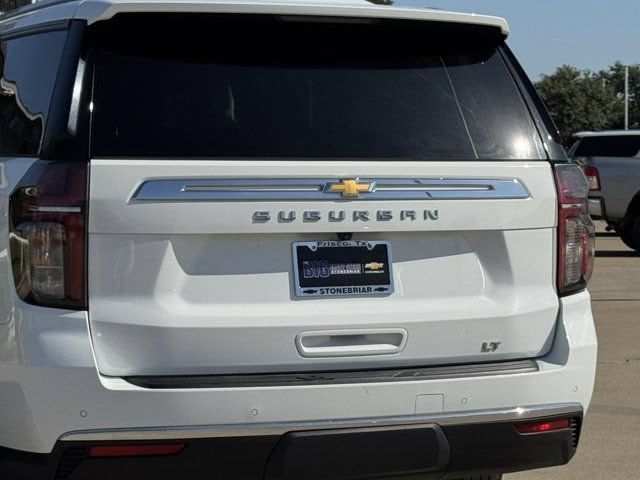 2024 Chevrolet Suburban LT - Photo 8