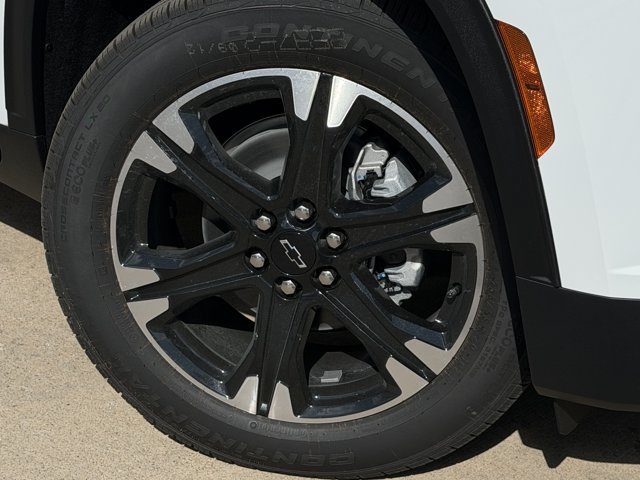 2027 Chevrolet Traverse LT - Photo 10