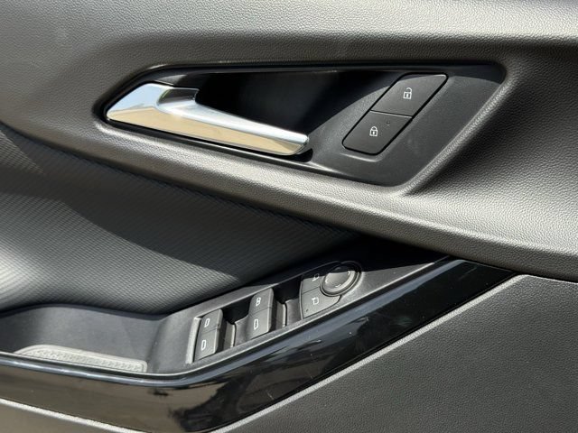 2027 Chevrolet Equinox LT - Photo 21