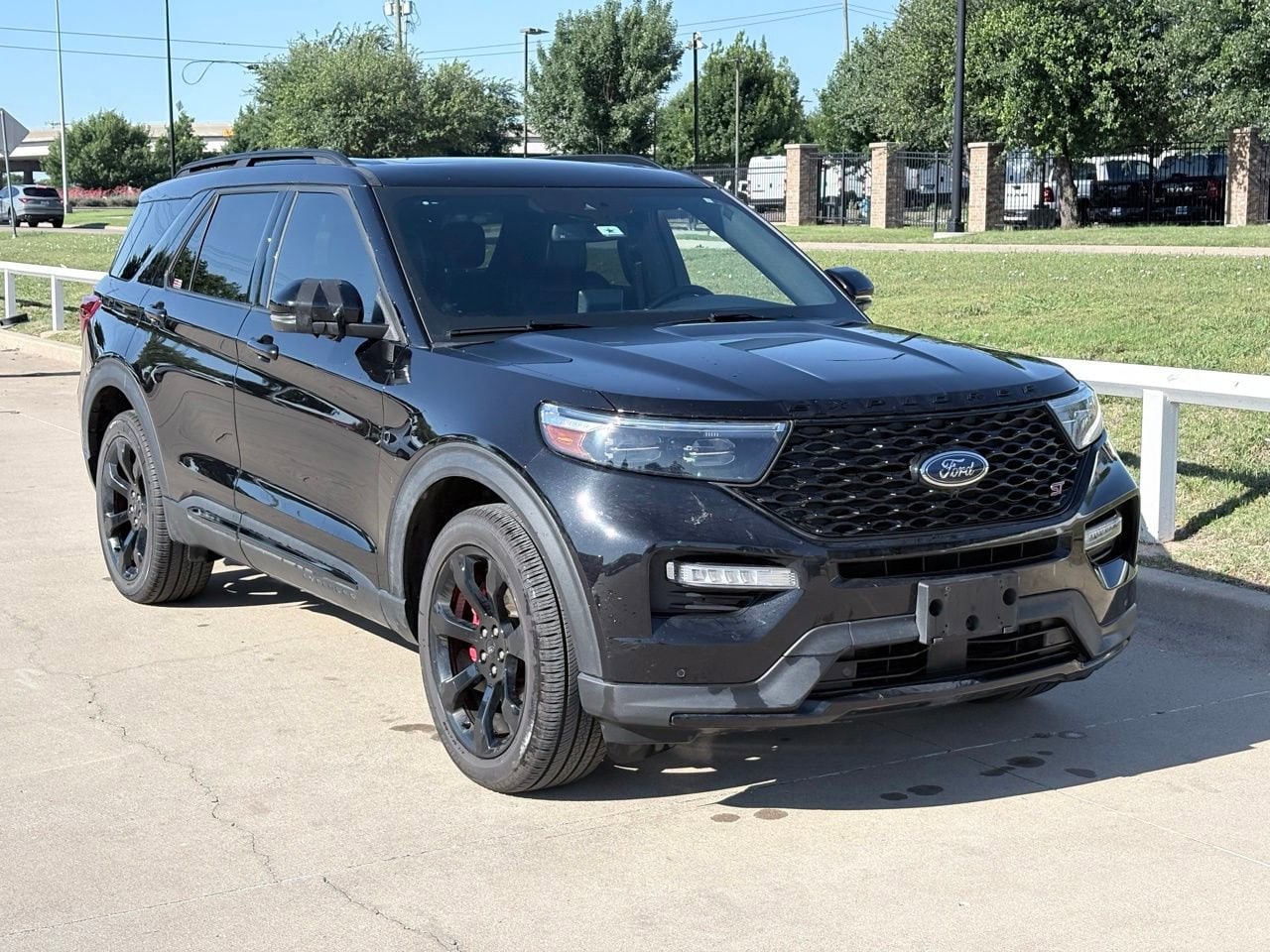 2023 Ford Explorer ST 4WD's photo