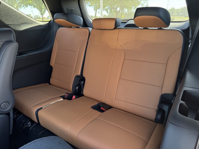 2027 Chevrolet Traverse Z71 - Photo 23