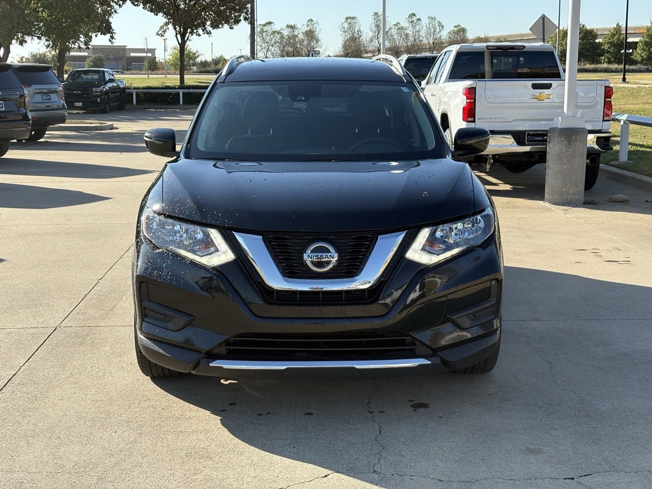 2020 Nissan Rogue SV photo 2