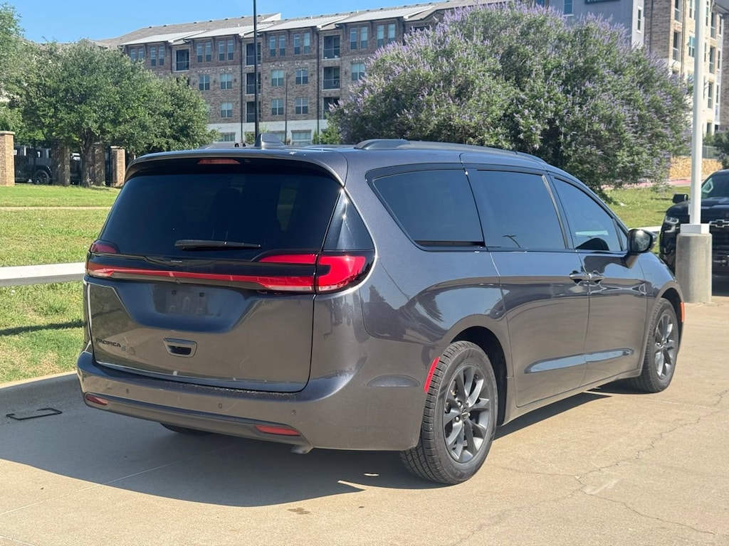 Used 2021 Chrysler Pacifica Touring L Van Passenger Van