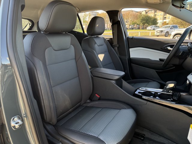 2026 Chevrolet Trax LT - Photo 24