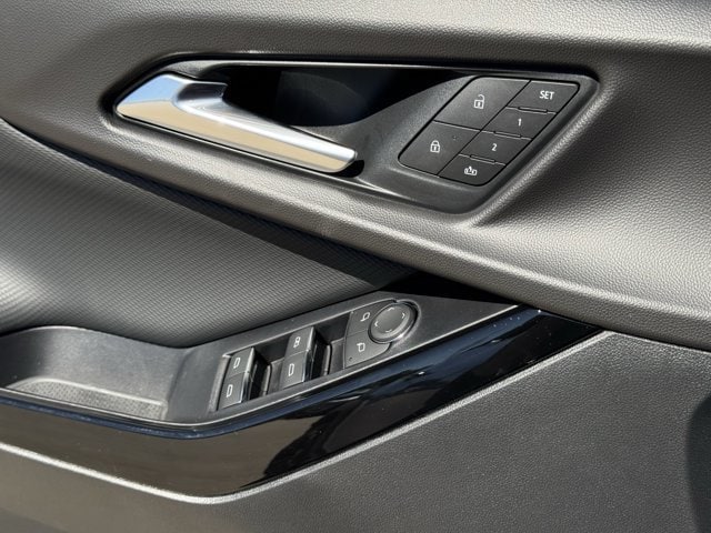 2027 Chevrolet Equinox RS - Photo 21
