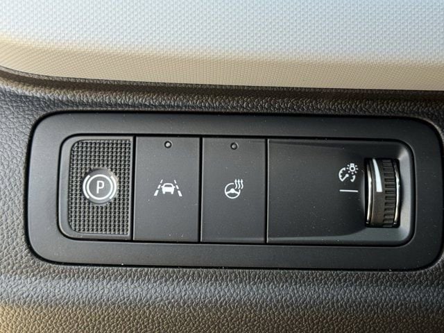 2027 Chevrolet Bolt LT - Photo 17