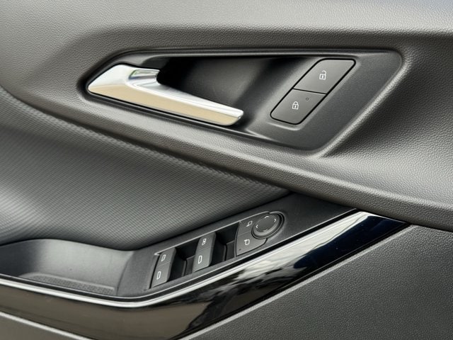 2027 Chevrolet Equinox LT - Photo 21